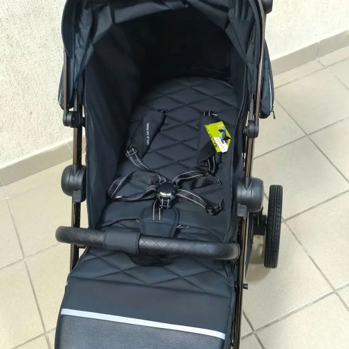 Детская прогулочная коляска LUXMOM H18 Черный