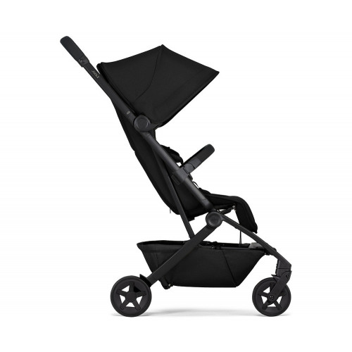 Детская прогулочная коляска Joolz Aer 2 с бампером Space Black/Black Carbon